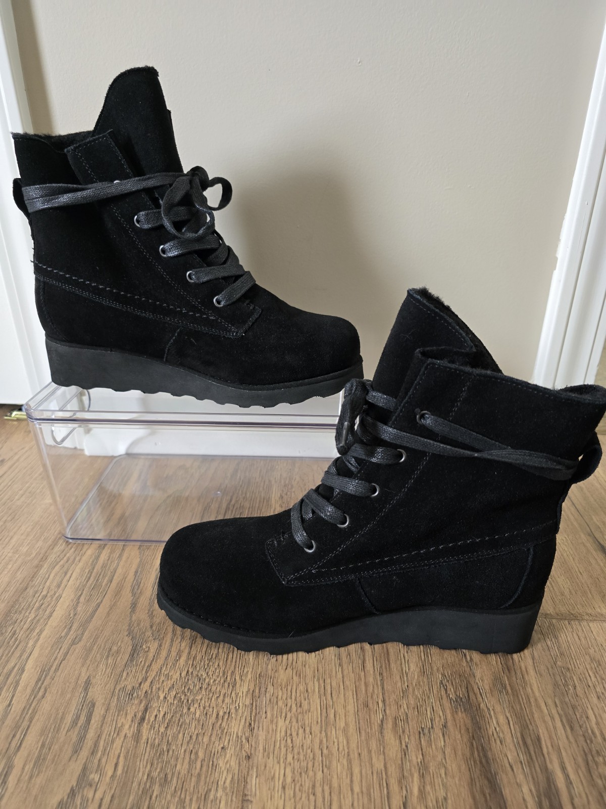 Bearpaw Krista Women Boots Size 7.5 Black Suede Sheepskin BearCoat New No Box