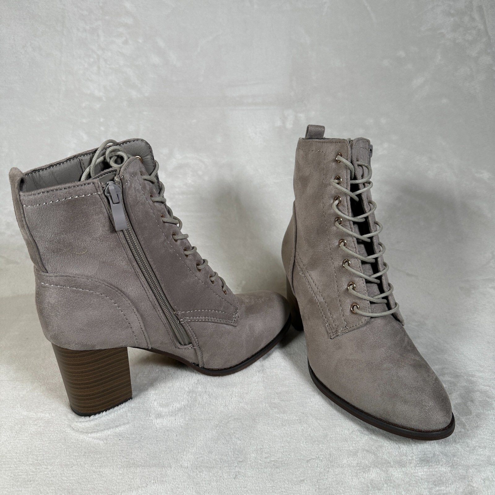 Journee Collection Baylor Women Boots Size 8.5 Ankle Block Heel Gray Lace Up NWB