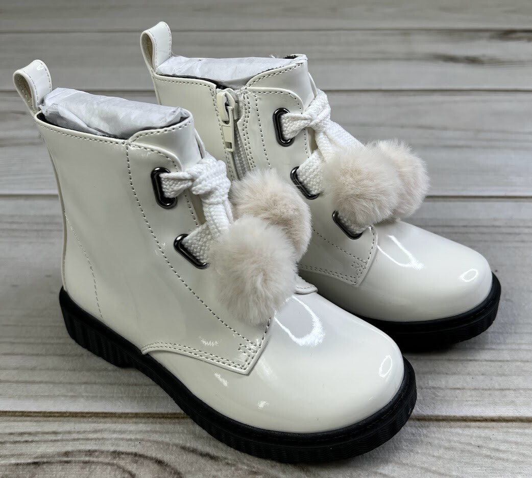 Rachel Shoes LiL Paxton Winter White Fashion Pom Pom Boots Girls Size 10 M