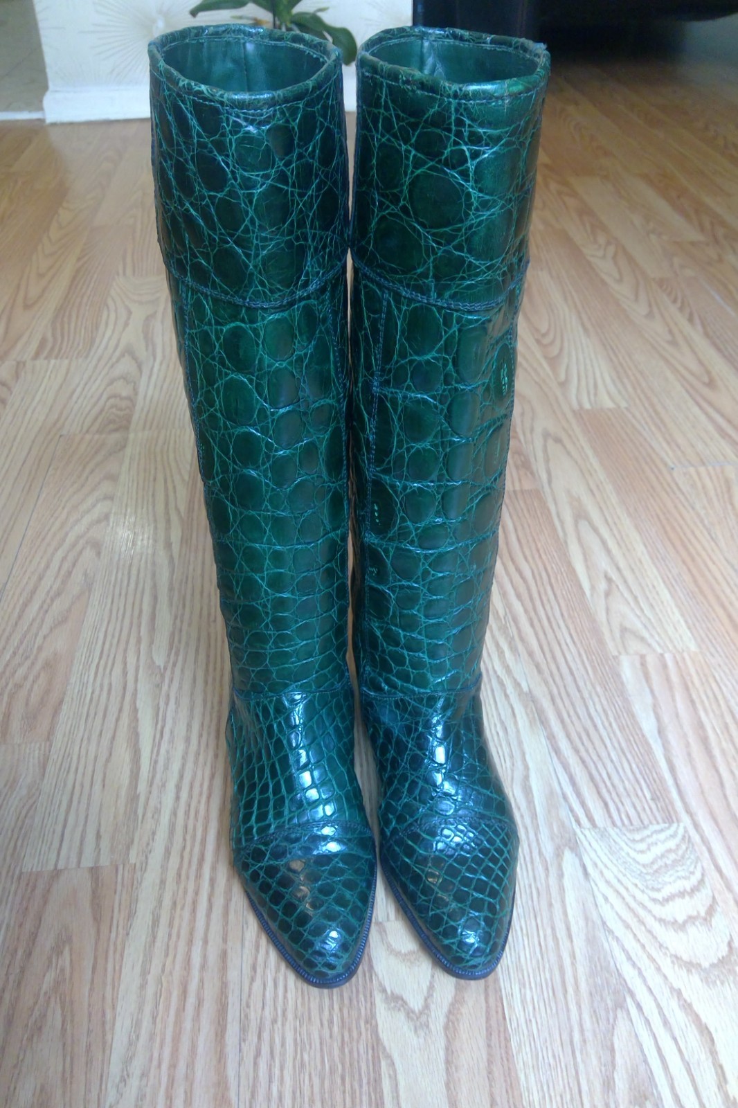 GUCCI  ALIGATOR LEATHER GREEN  COLOR TALL RIDING WOMEN BOOTS 5 US