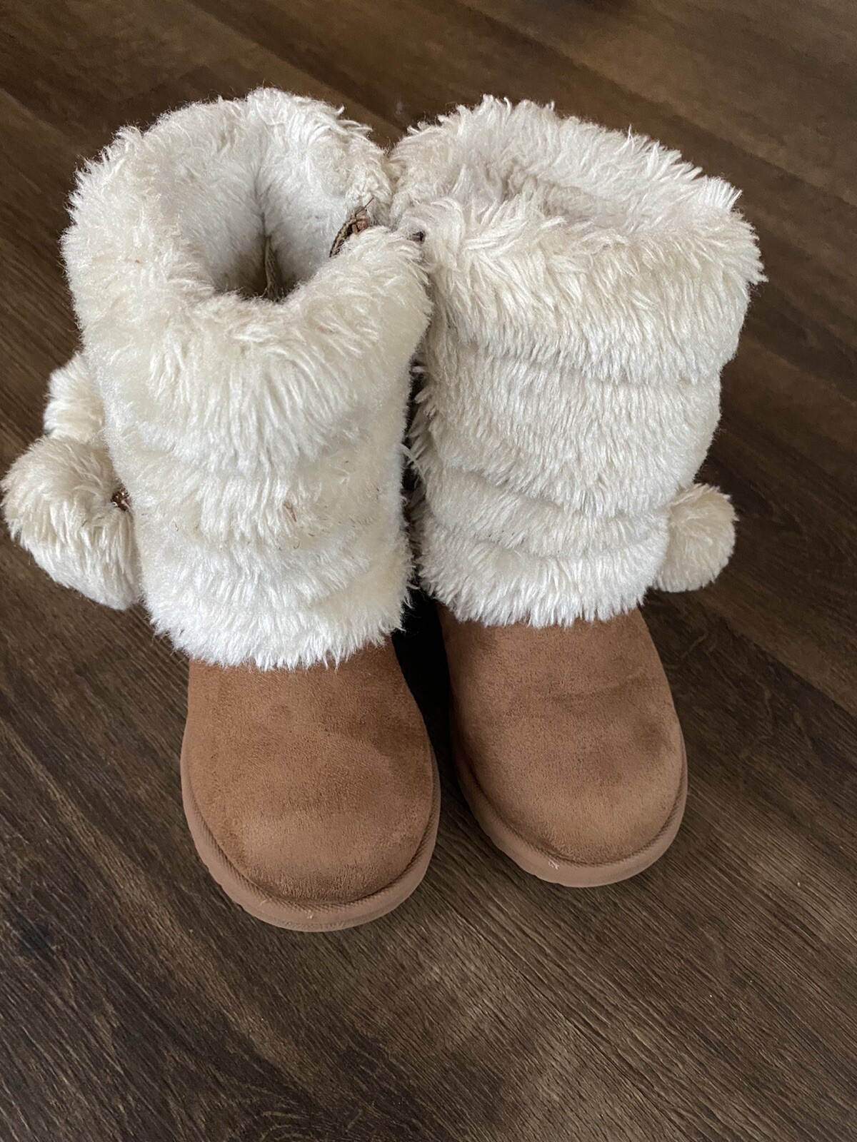 Makalu  California Infant Wonderland Faux Fur Animal Pom Pom  Boots Booties Sz 7