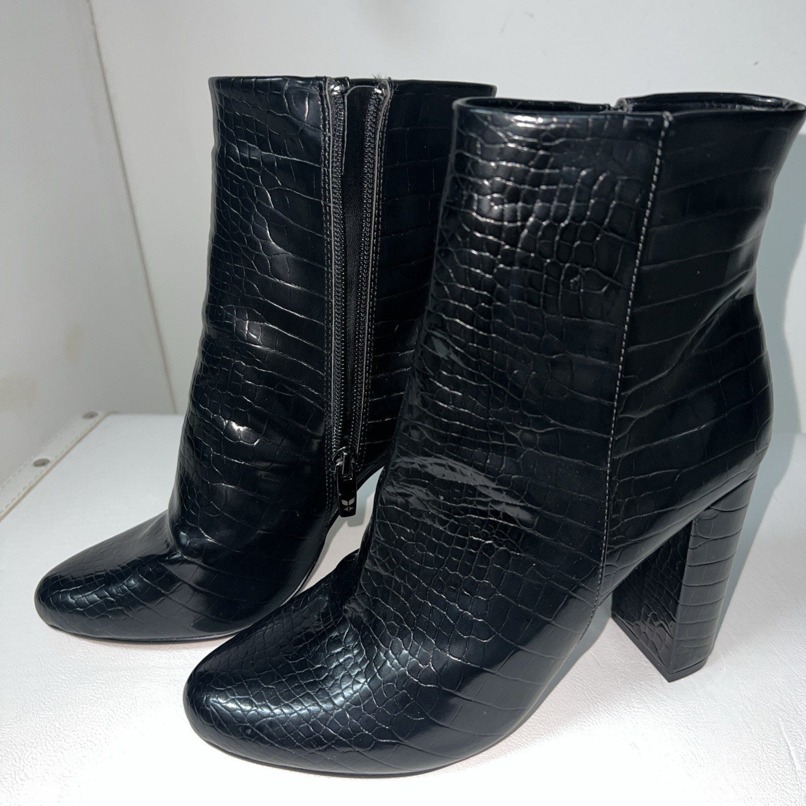 J. Renee Retro Black Leather Ankle Snake Women boots Size 7,5