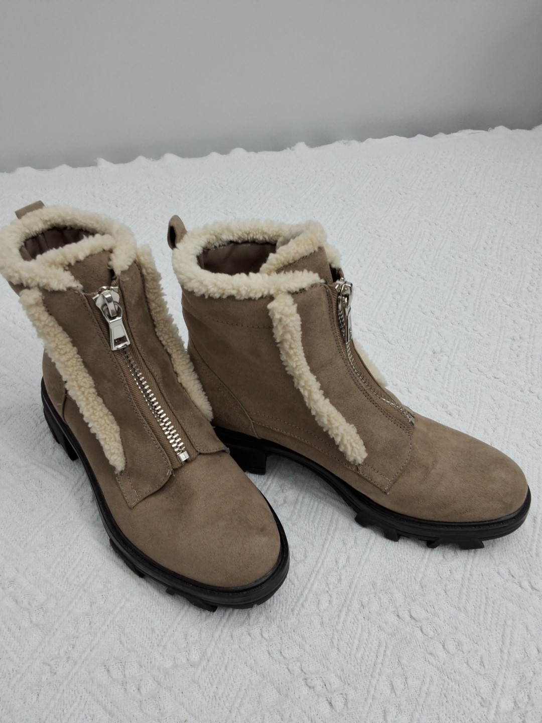 Unisa Women Boots 7.5 Taupe Faux Suede Zip Up Fur Trim Chunky Winter Ankle Shoes