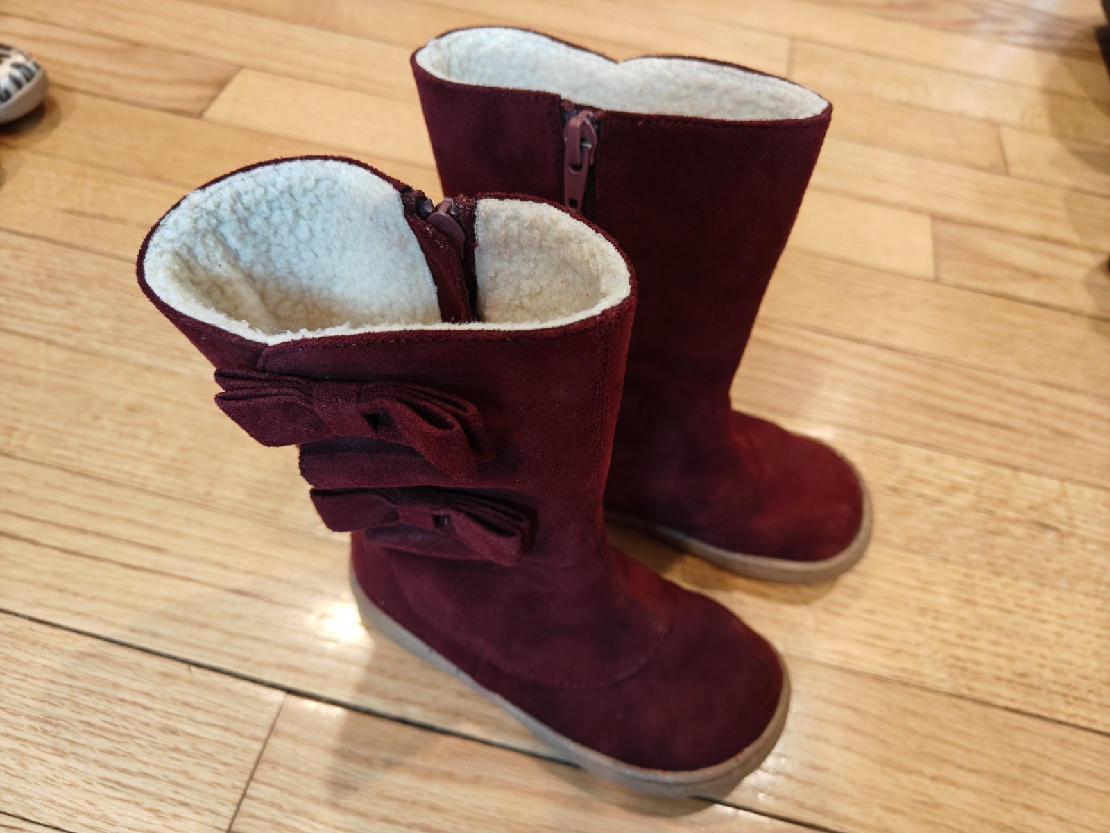 Livie and Luca Neve Flower Girls Boots Girls Size 9 Burgundy/Suede Boots