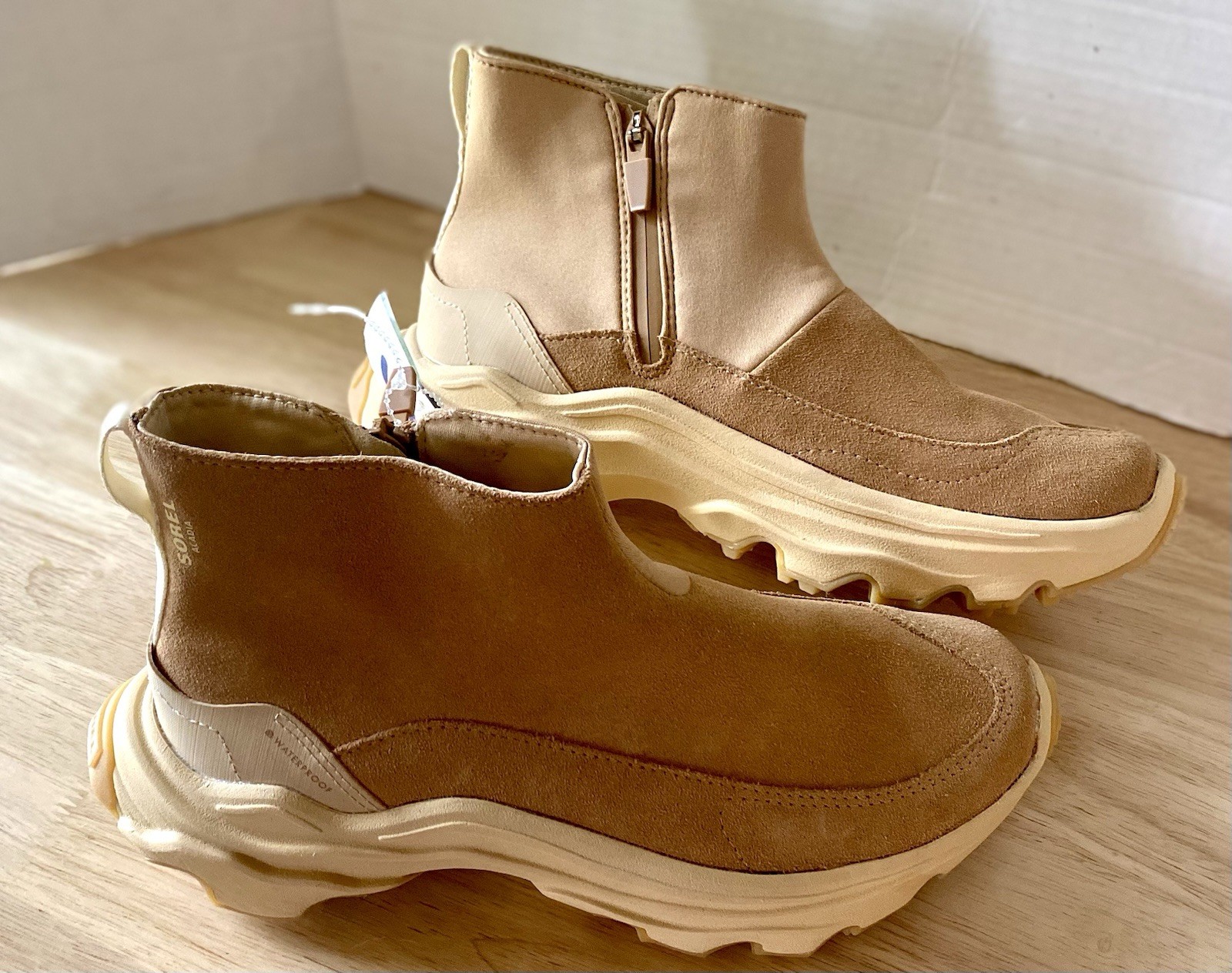 Sorel Acadia Kinetic Breakthru Waterproof Tawny Buff Women Boots Size 8M NL4825