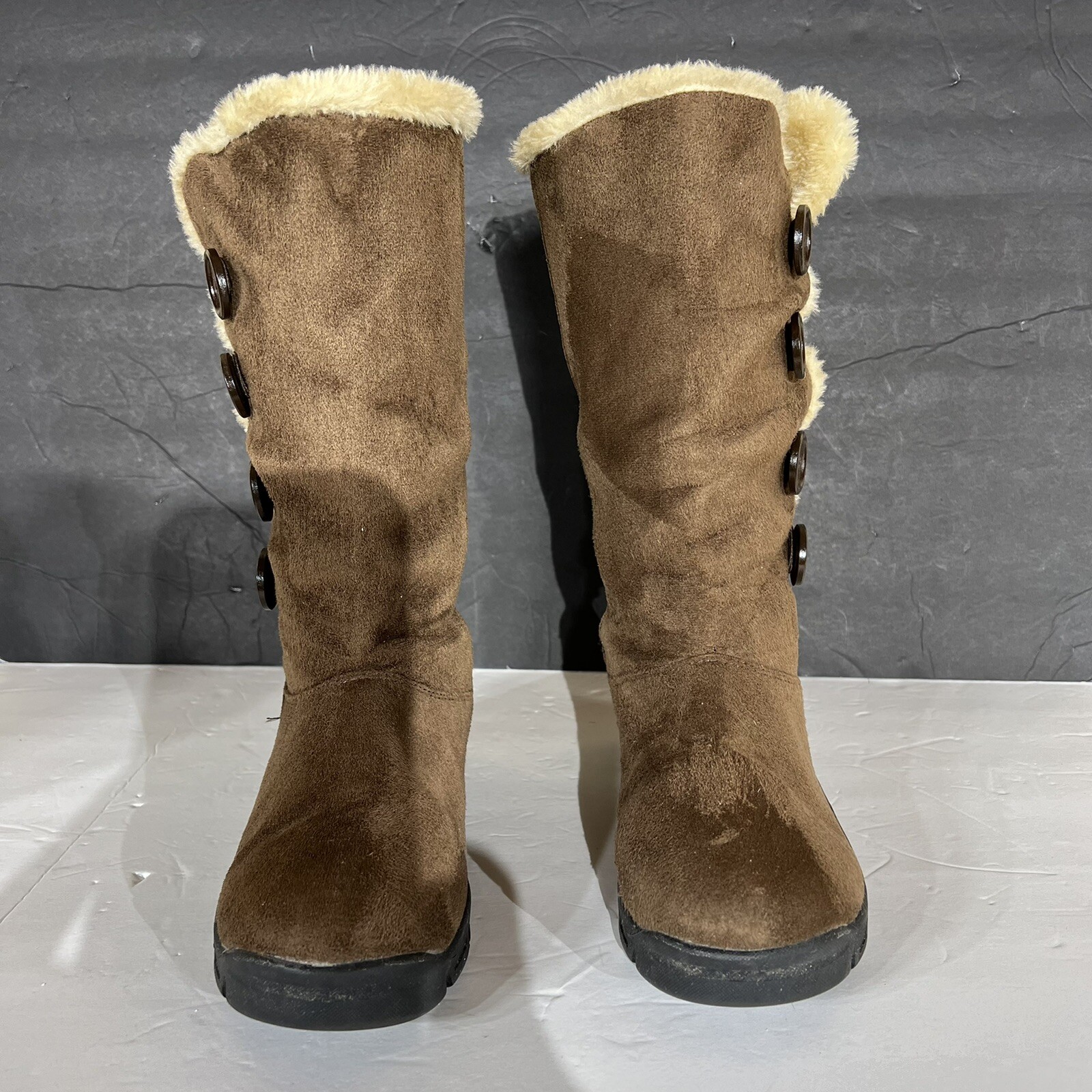 itasca faux fur women winter boots  Size 9