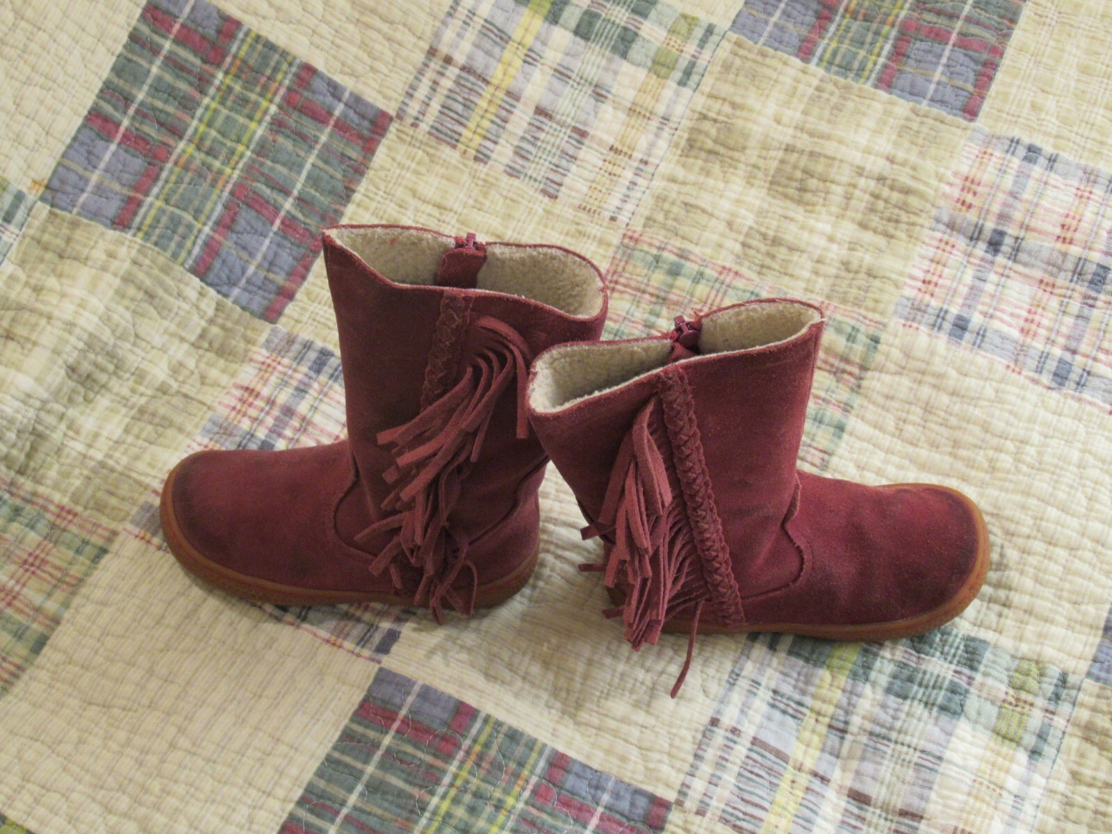 LIVIE & LUCA GIRLS BOOTS . SIZE US 9