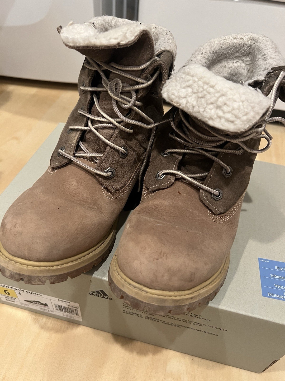 Timberland Women Boots Size 6 Genuine Leather Winterized Leather in Chestnut