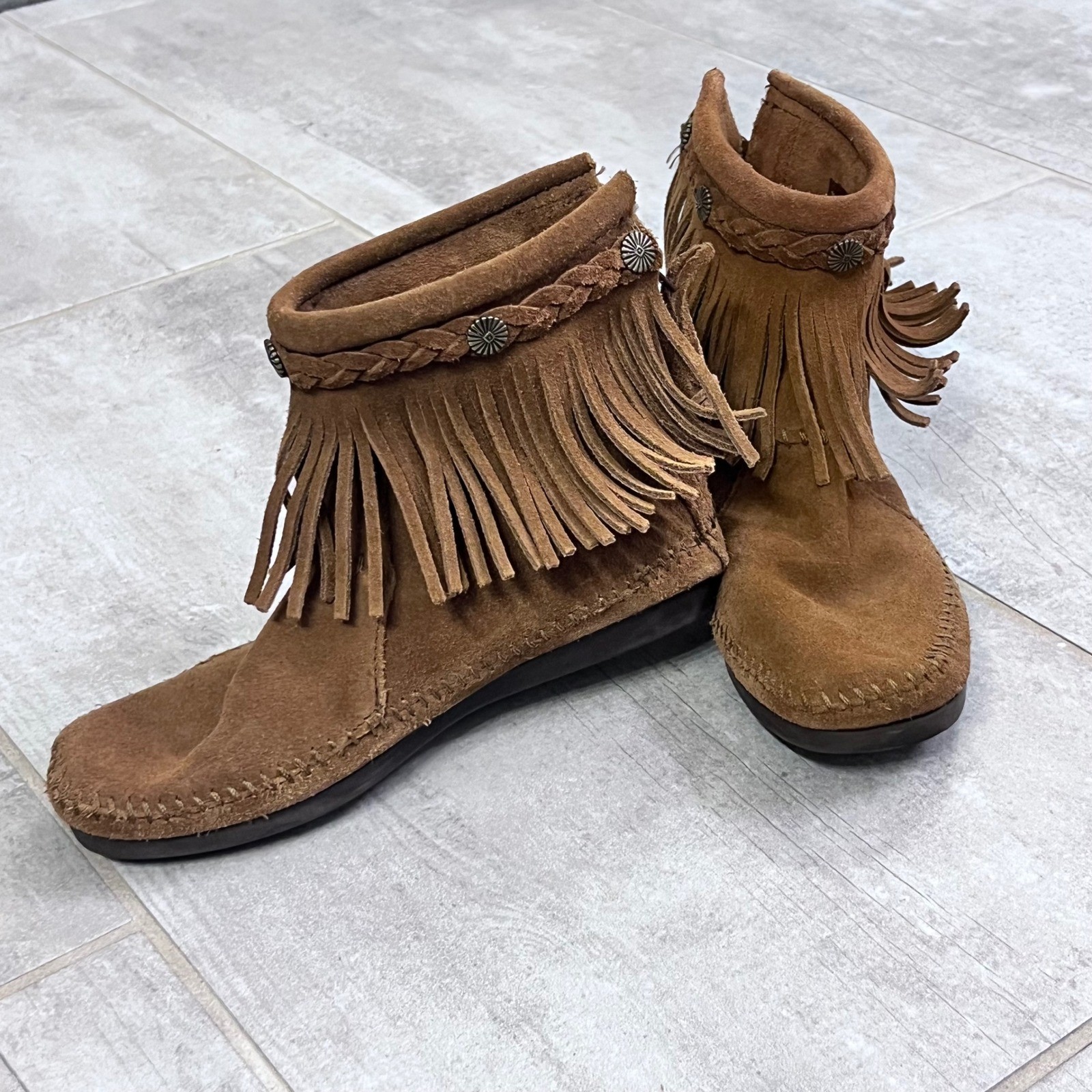 Minnetonka Kids Moccasin Ankle Boots Suede Fringe Brown Back Zip