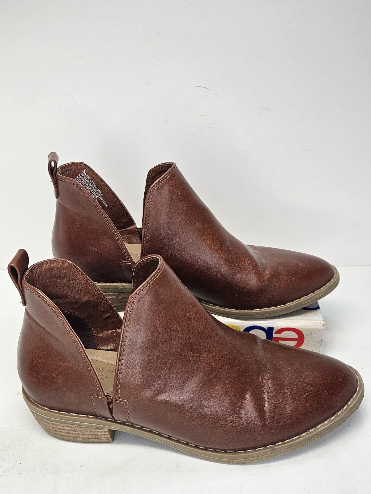 Universal Thread Women Boots 6 Brown Leather Cut Out Ankle Bootie Shoes