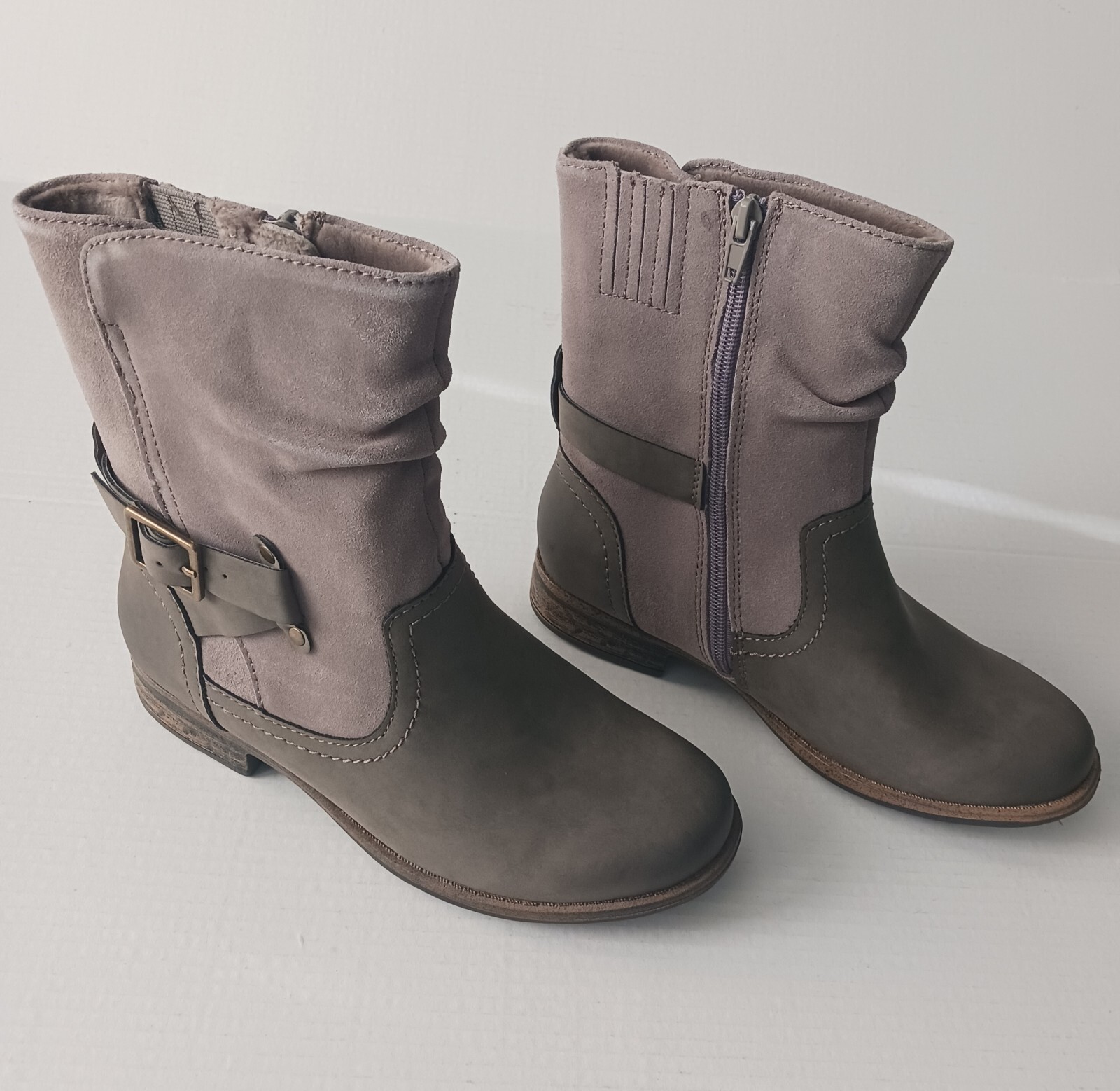 Earth Origins Avery Ruched Silhouette Gray Suede/ women boots Size 7M Winter