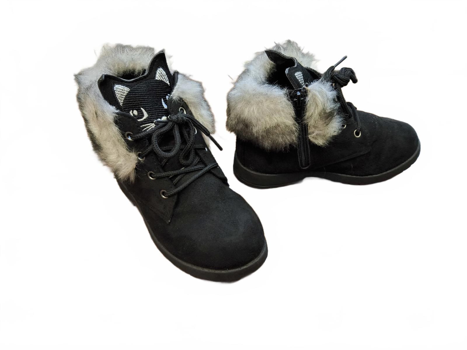 Girls Sz 13 Black Winter Boots with Faux Fur Lining and Cat Design