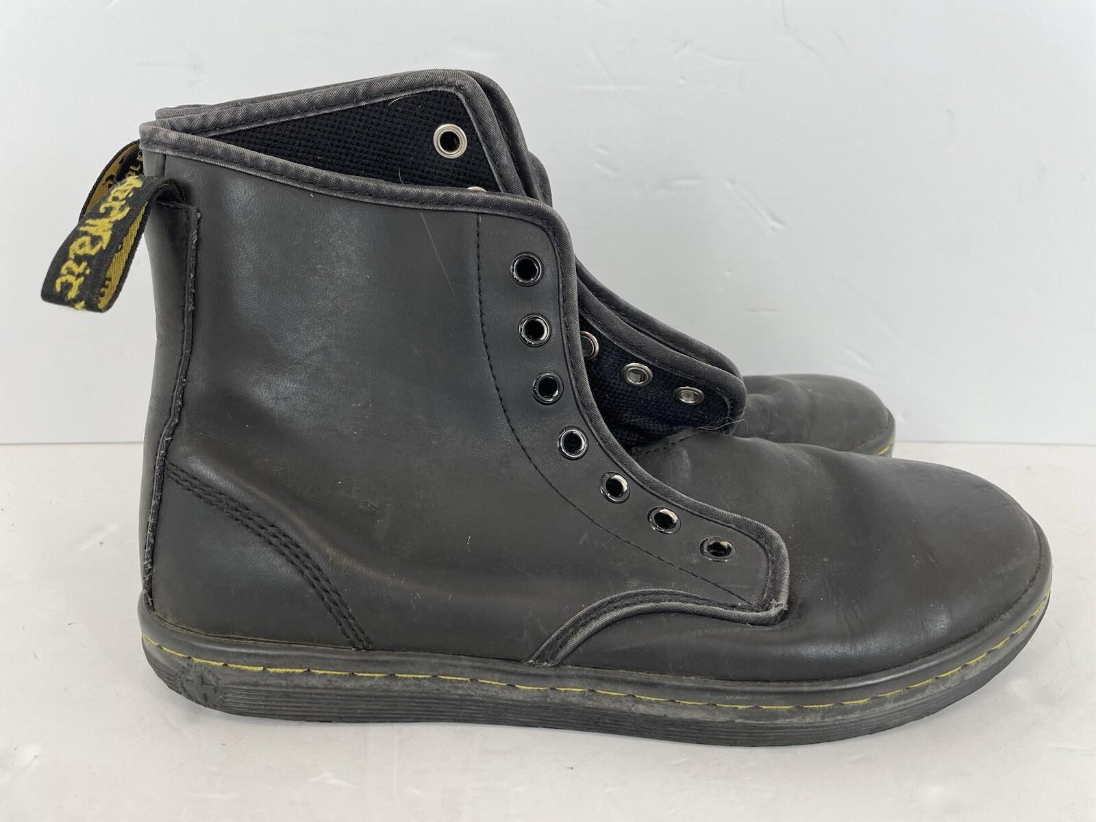 Dr. Martens Tehani women boots size US 7 EU 38 SK050 Black No Laces
