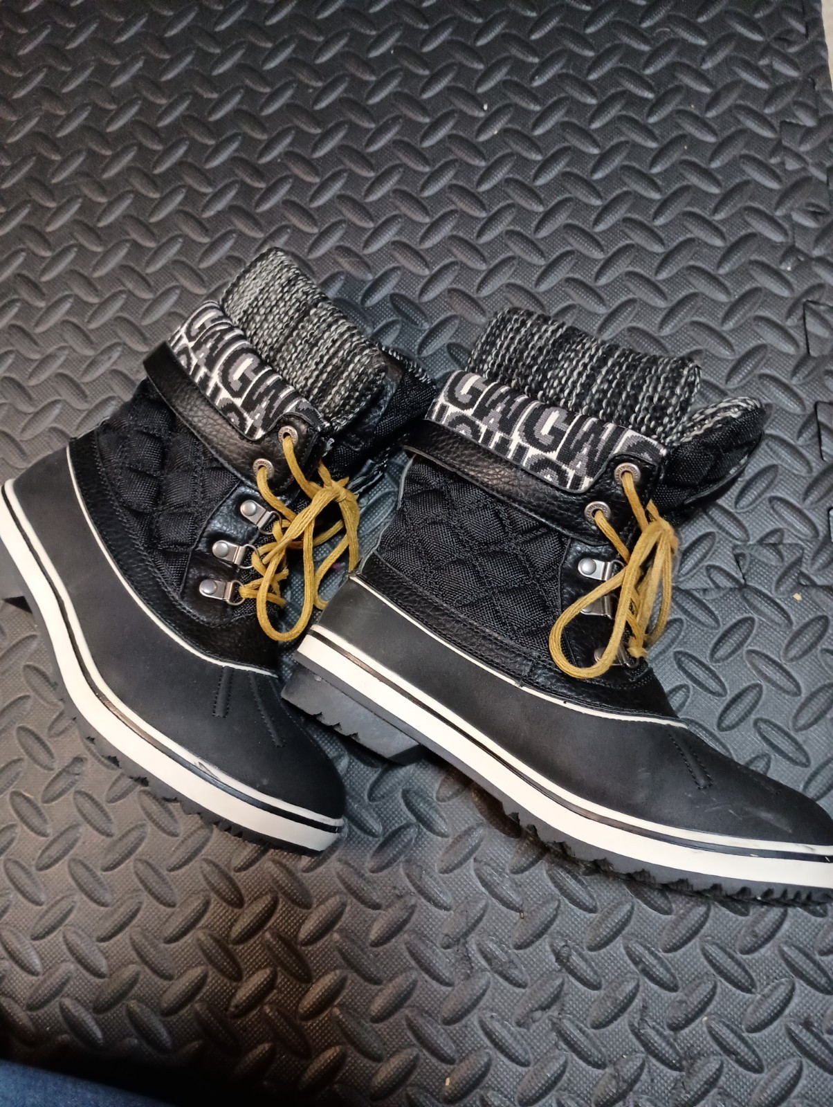 GLOBALWIN Women’s Winter Snow Boots Insulated Waterproof Black Size 8