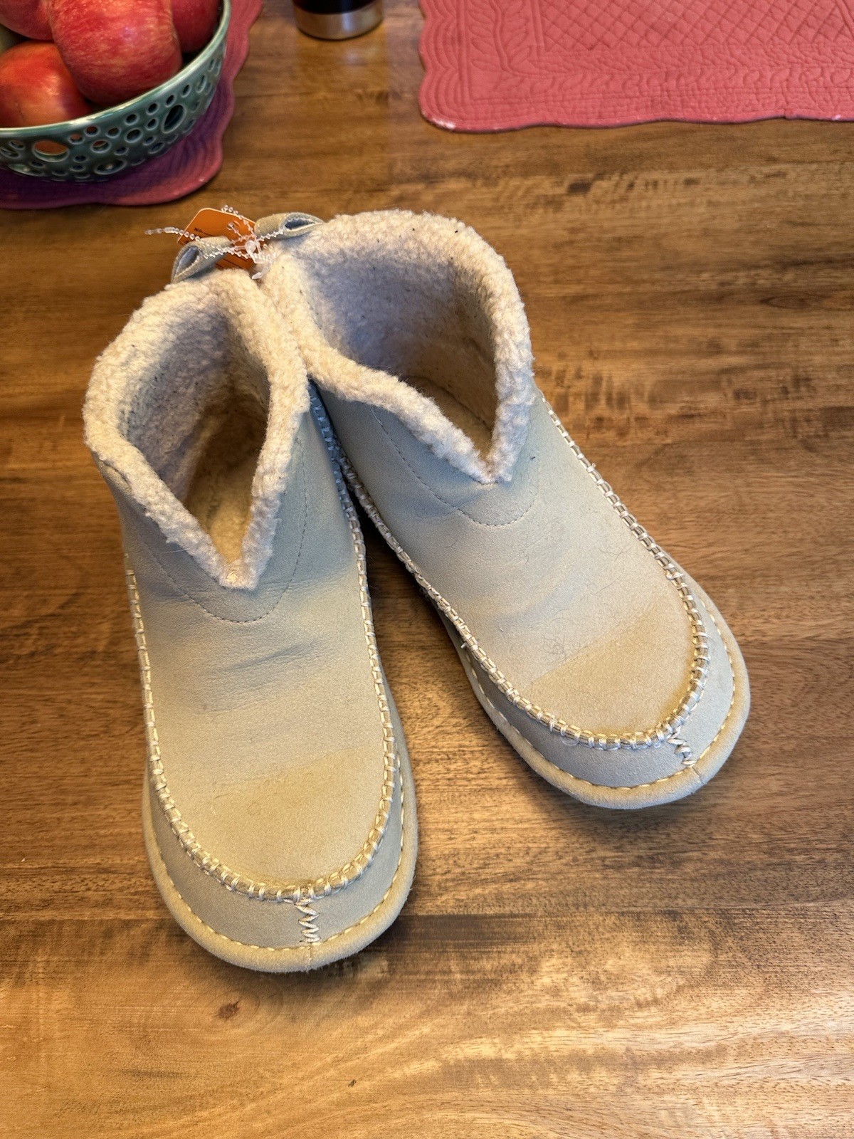 Crocs Men/Women Winter Boots Size M4/W6 Beige Suede Fur Lined Slip-On Crocassin