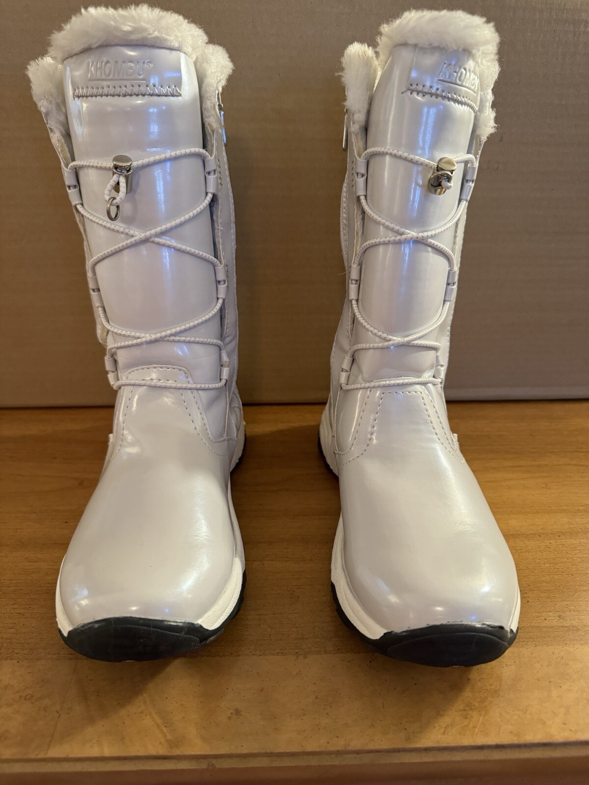 Khombu Size 4M Girls Boots
