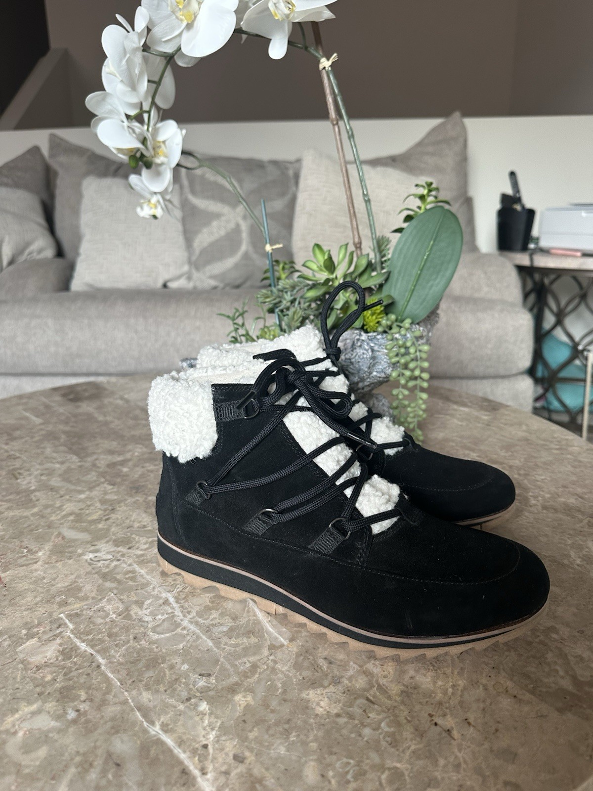 SOREL Black Harlow LaceCozy Suede IvoryShearling Lace Up Boots Size 10,5