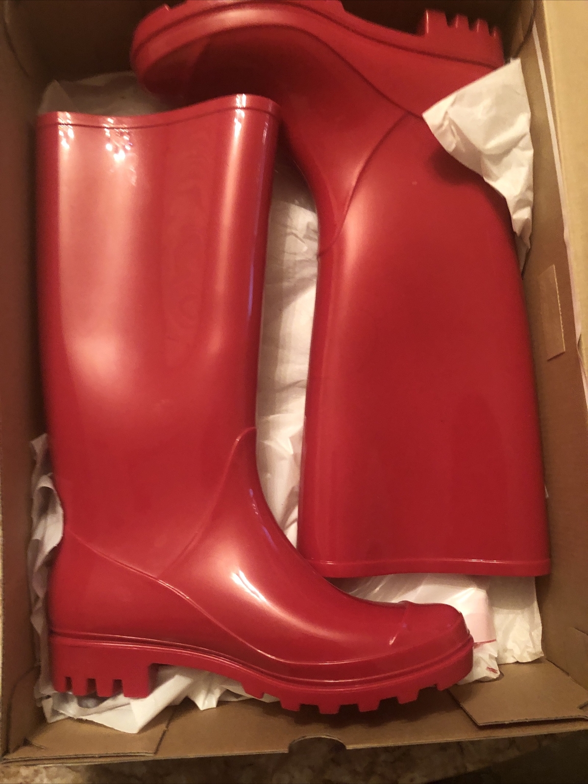 Arizona AZ red Women boots size 6M new with box Waterproof  ($49.00)