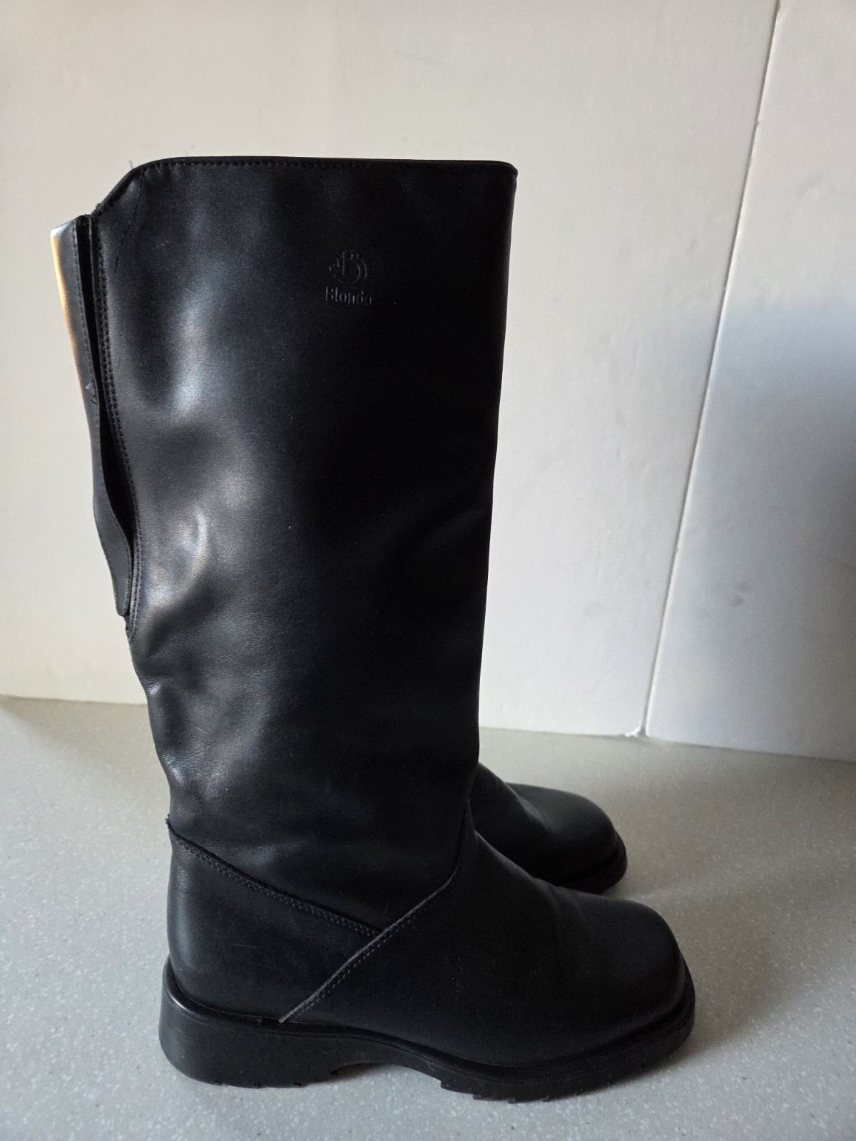 BLONDO CANADA  BLACK TALL WOMEN BOOTS SIZE 8 B WIDE CALF WATERPROOF