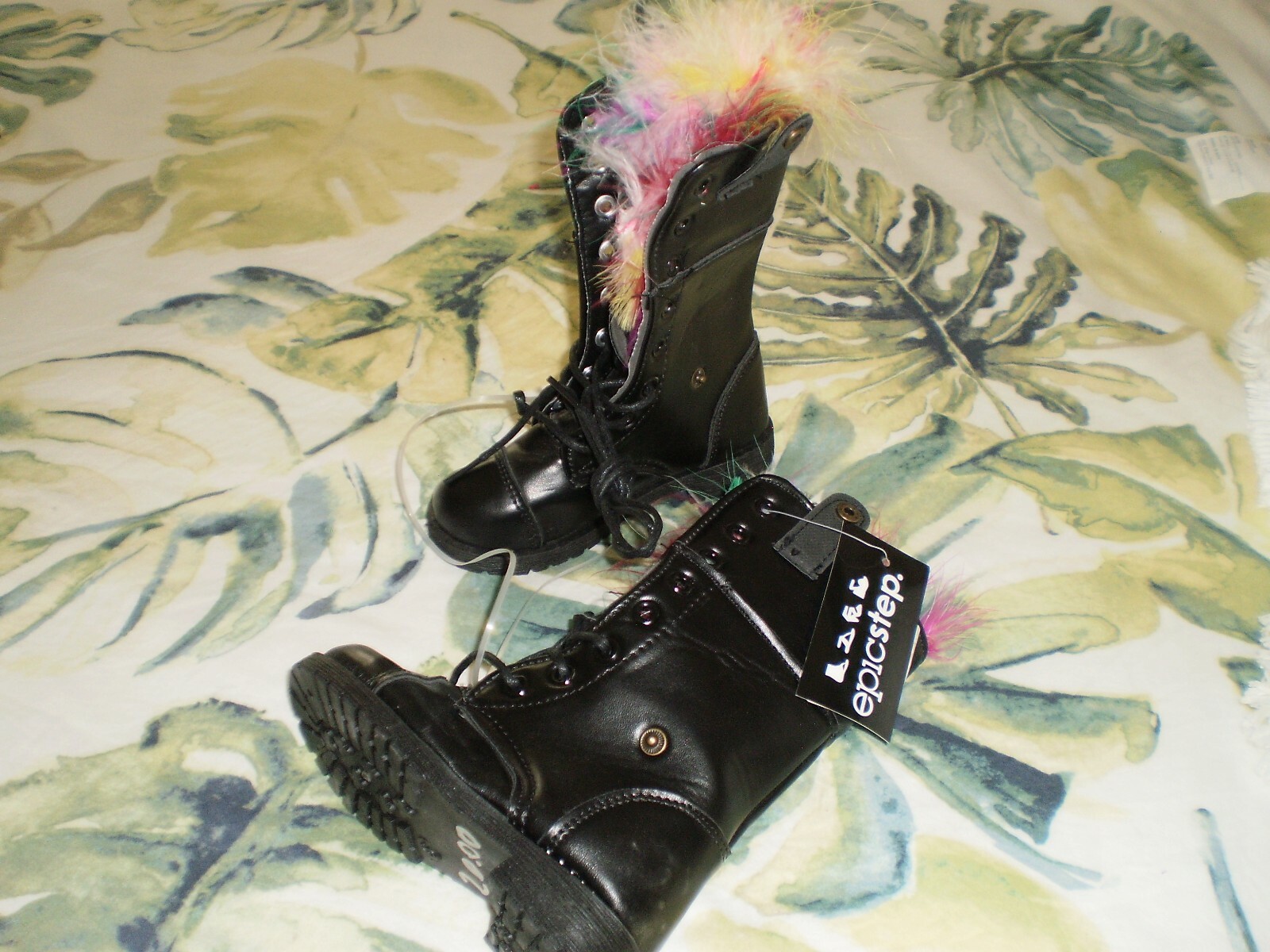 NEW EPIC STEP  Girls Boots  Shoes Size 6   ❤️