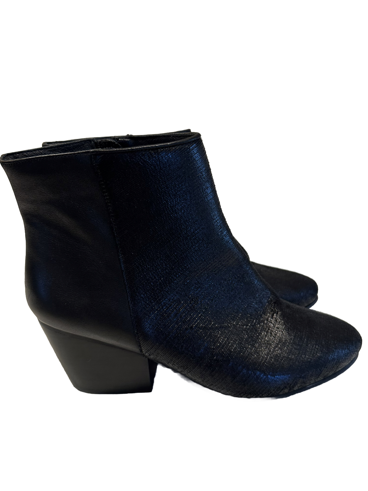 Vaneli Women Boots Black Texture Leather Pattern Ankle Boots Shoes Size 10M