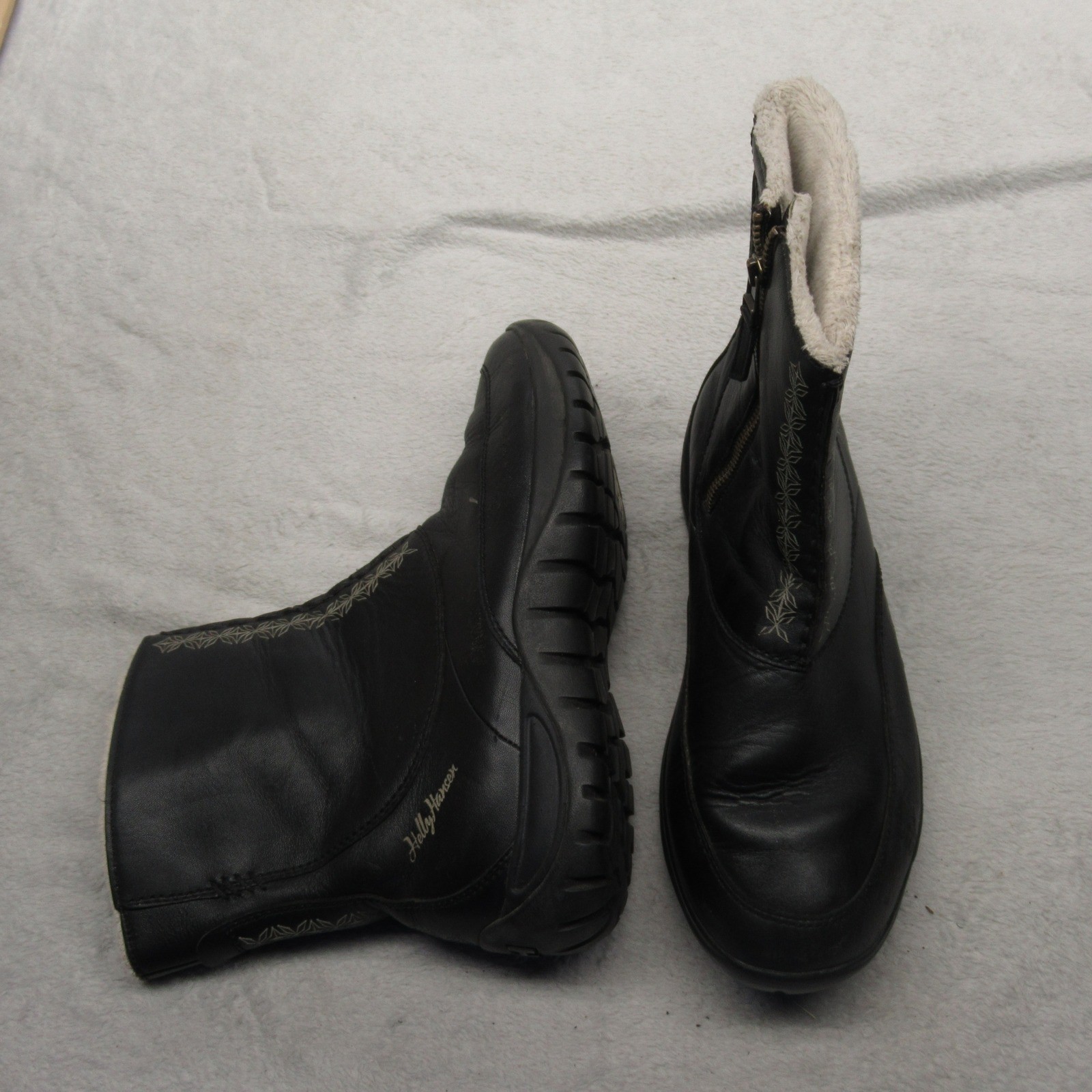 Helly Hansen Women Boots 10 Black Leather Fur Lined Zip Ankle Grippy Winter Warm