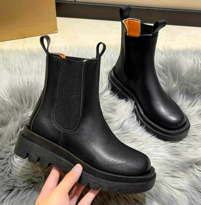 Women Boots Thick Sole Boots Women Flat Casual Boots High Quality Fashion Shoes