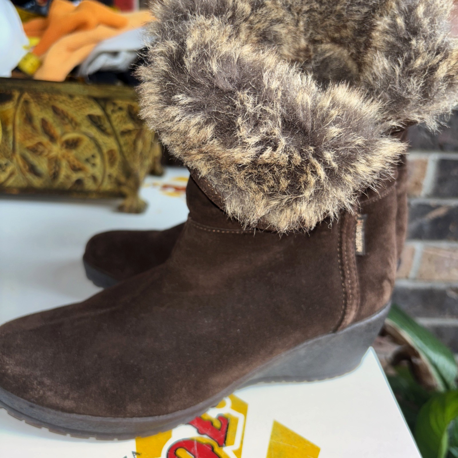 Mephisto women winter boots size 7US Brown Suede Fur Lined