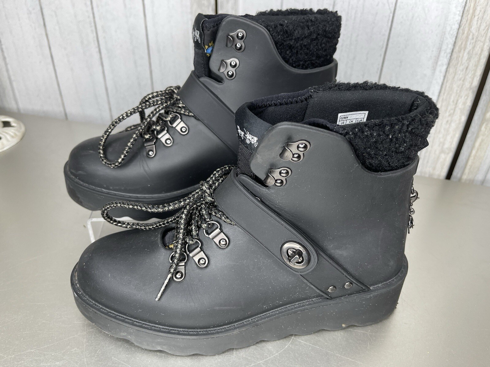 Coach Urban Hiker Women Boots Rubber Rain Boot Shearling Size 6 Black & Charms