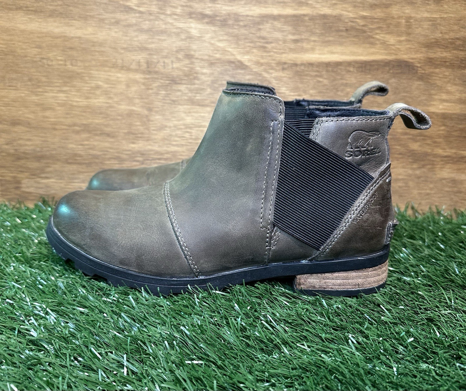 Sorel Size 7.5 Emelie Chelsea Booties Gray Leather Waterproof NL2671-053 Women