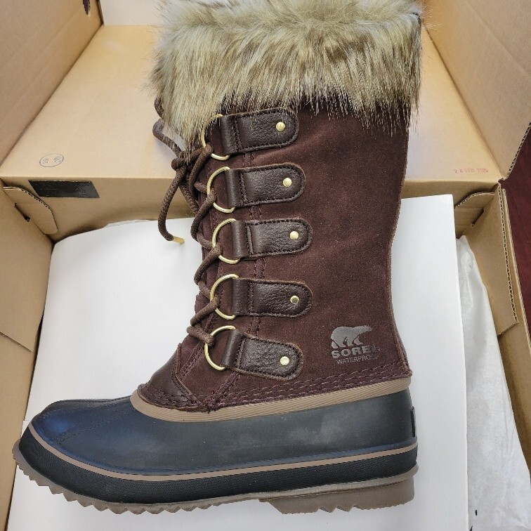 Sorel women winter boots sz 8 (NIB)
