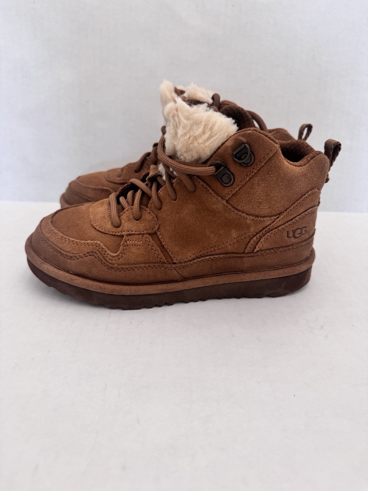 UGG Kids Tan Suede Boots with Shearling Size 2 Youth Girls Winter Boots