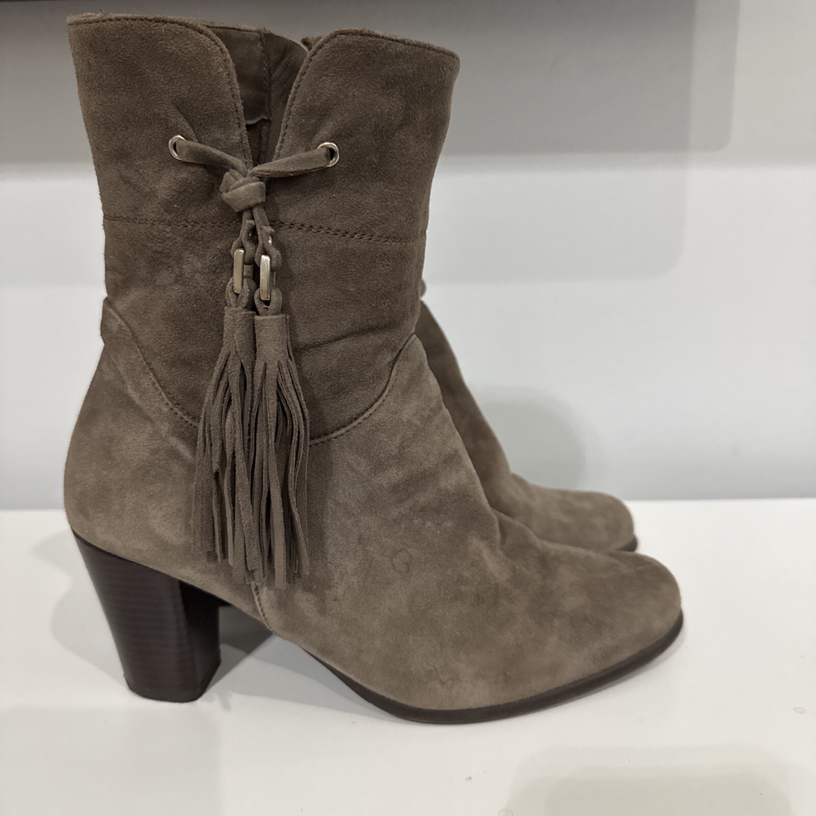 Women boots size 7.5