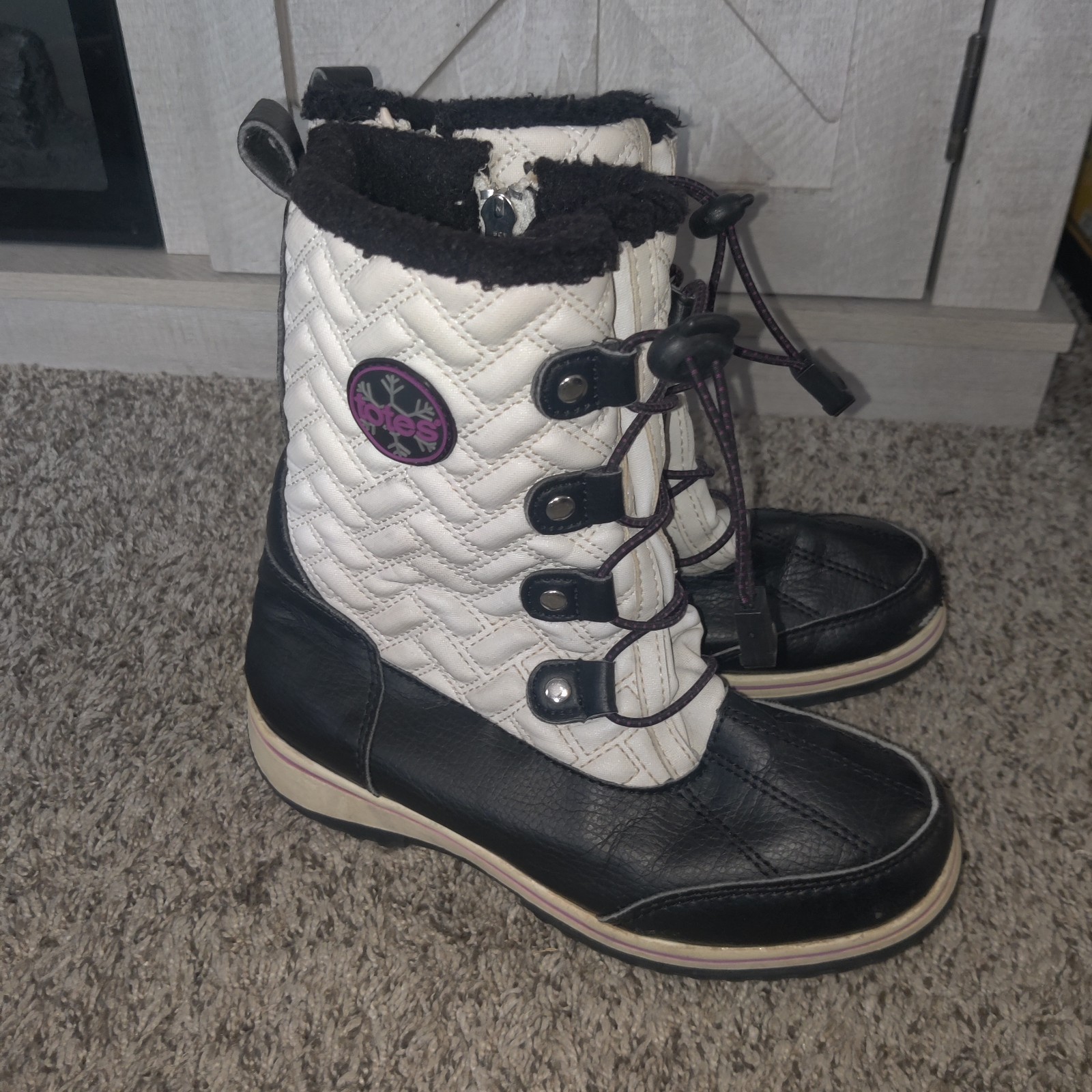 Totes Makenzie Tall Girls’ Winter Boots in Black and White Size 2 Youth