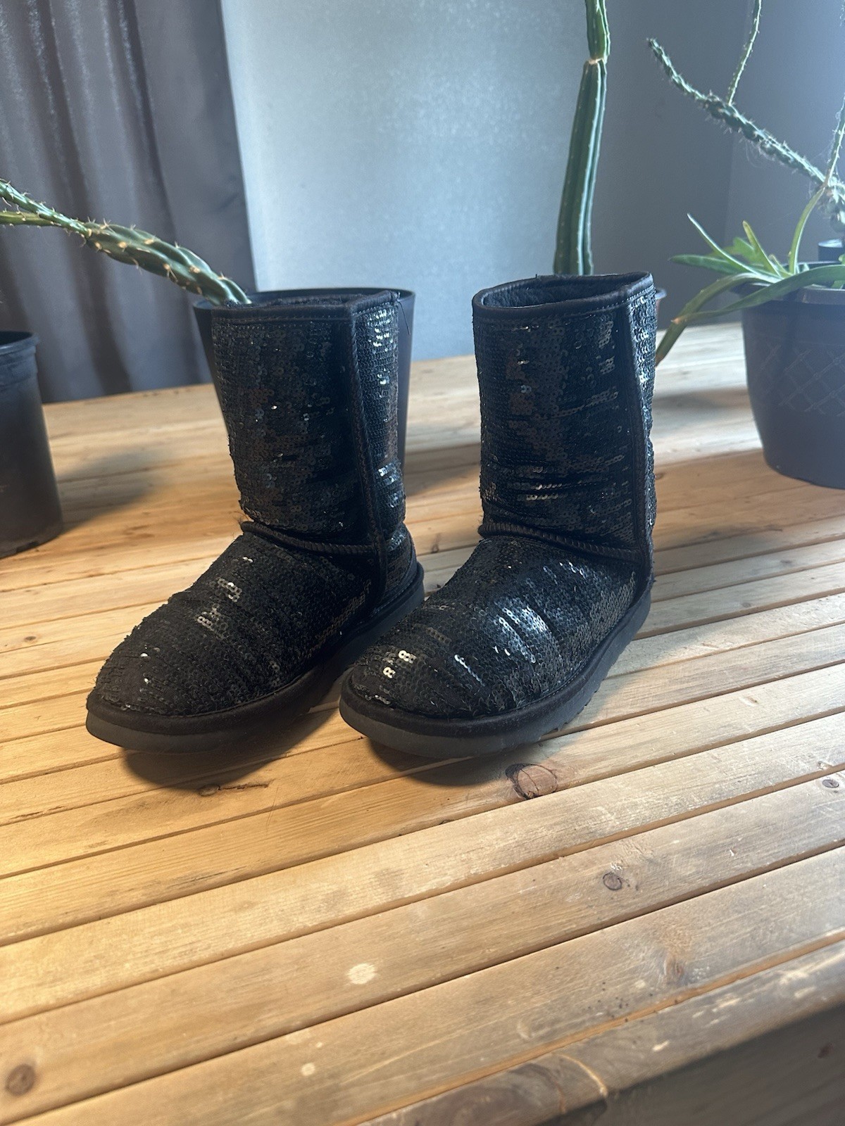 UGG Classic Short Comsos Sequin Women Boots – Black/Gunmetal, US 6