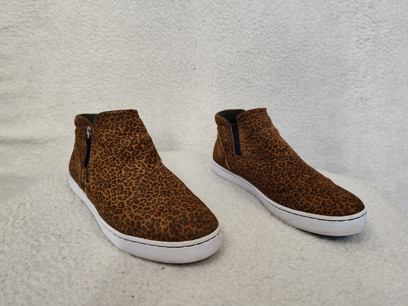 Clarks Pawley Adwin Women Boots 11W Brown Animal Print Pull On Casual Sneakers