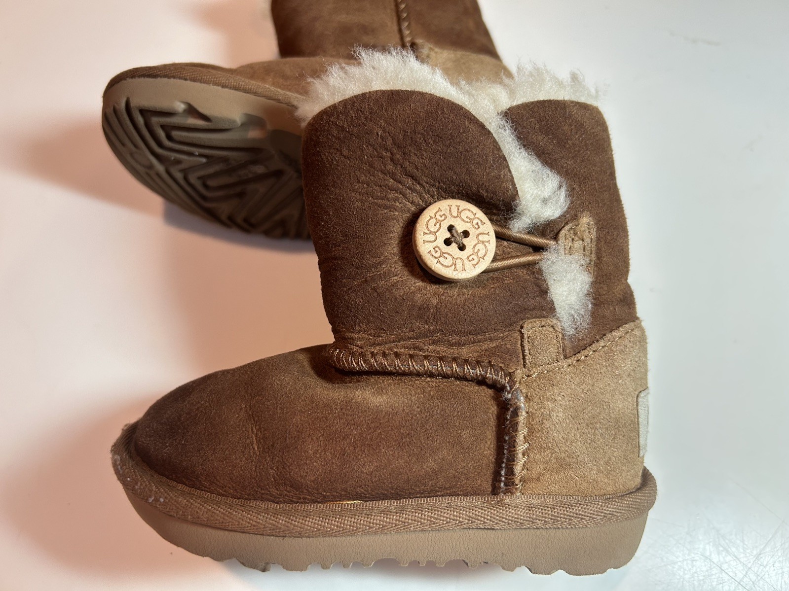 UGG Toddler GIRLS BOOTS Size 7 CHESTNUT