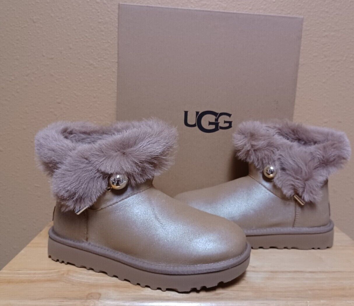 UGG Classic Fluff Pin Mini Antique Pearl Women Winter Boots New US 5 /EU 36