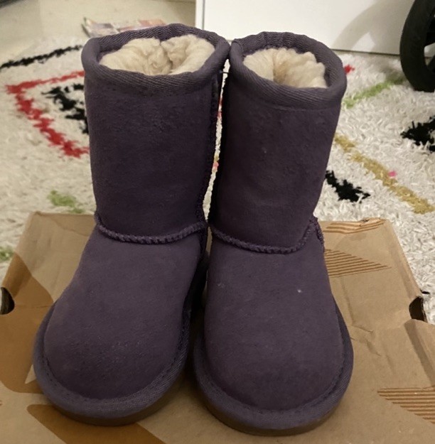 Kids and Toddler girls boots size 5 Koolaburra By Ugg