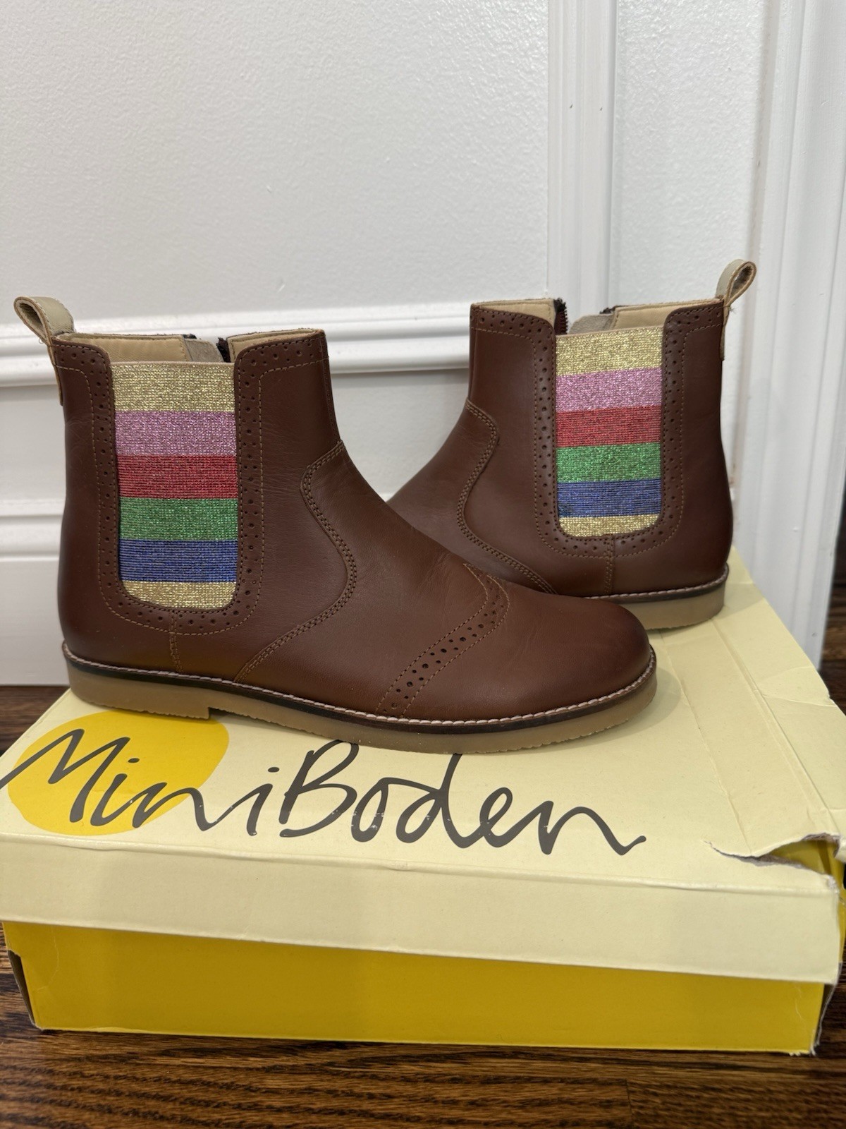 Brand New Mini Boden girls boots Size 37