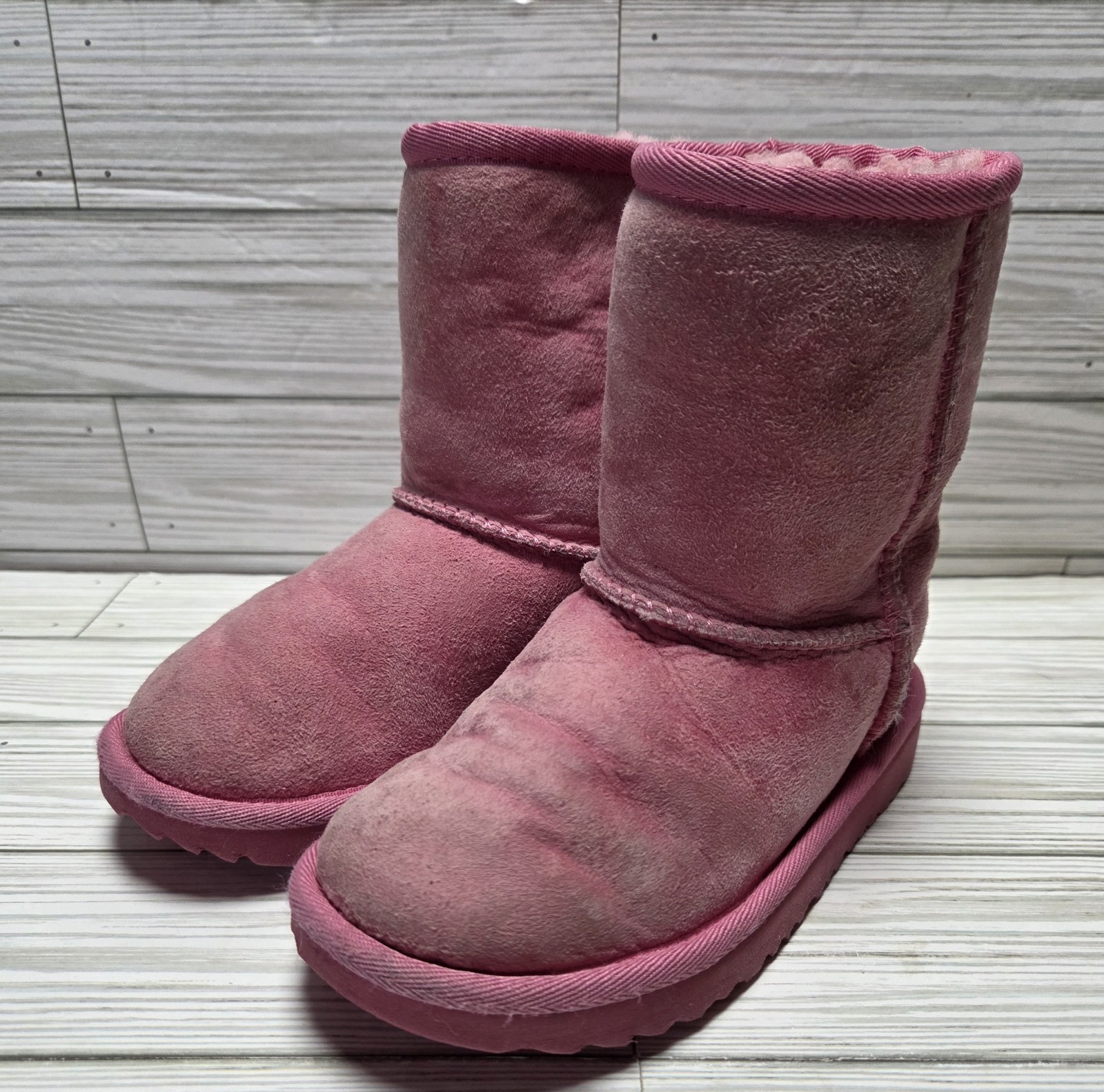 UGG Girls Boots Size US 11 Classic II Glitz Wool Lined Pull-On Pink