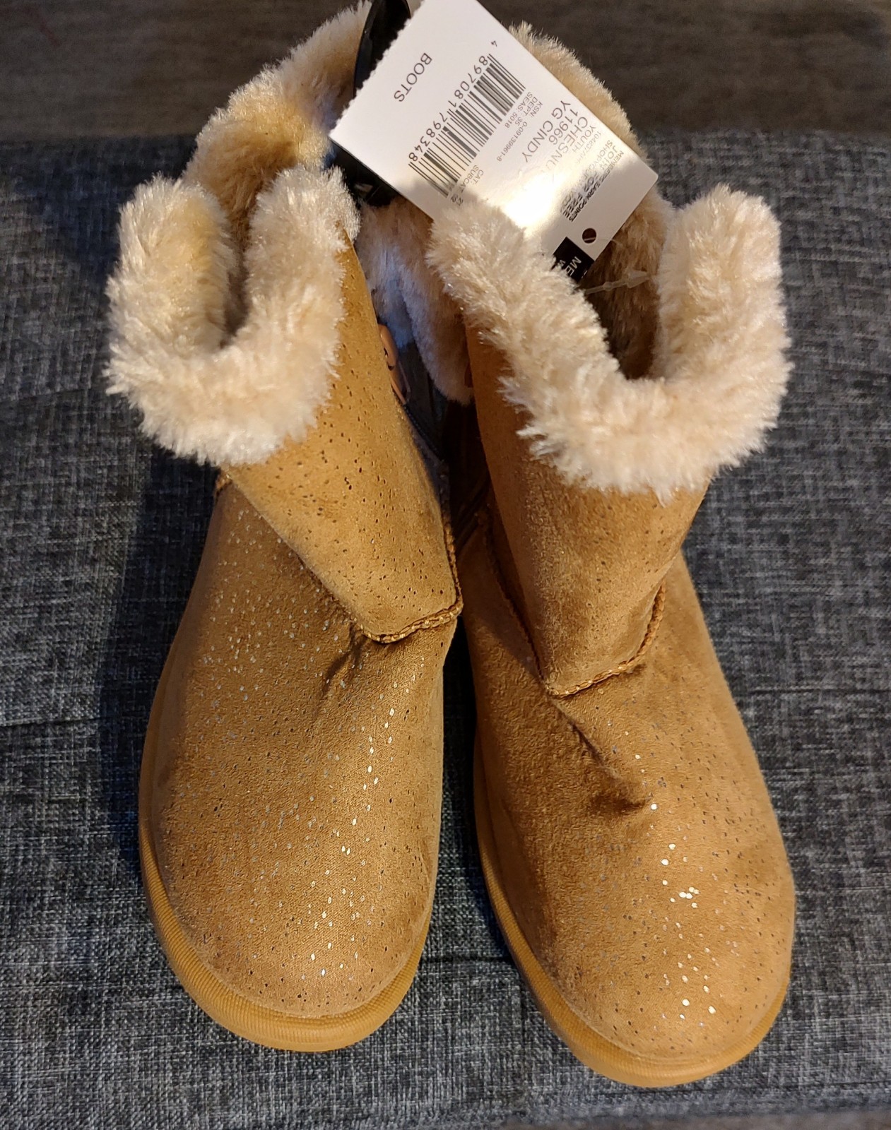 Girls Winter Boots Size 1. Tan Faux Suede Faux Fur Lined Pull On With Side Zip