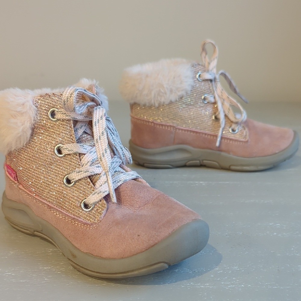 Girls Winter Boots Pink size 9 Oshkosh