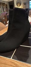 Nice! Black women winter boots size 11M- Faux Suede