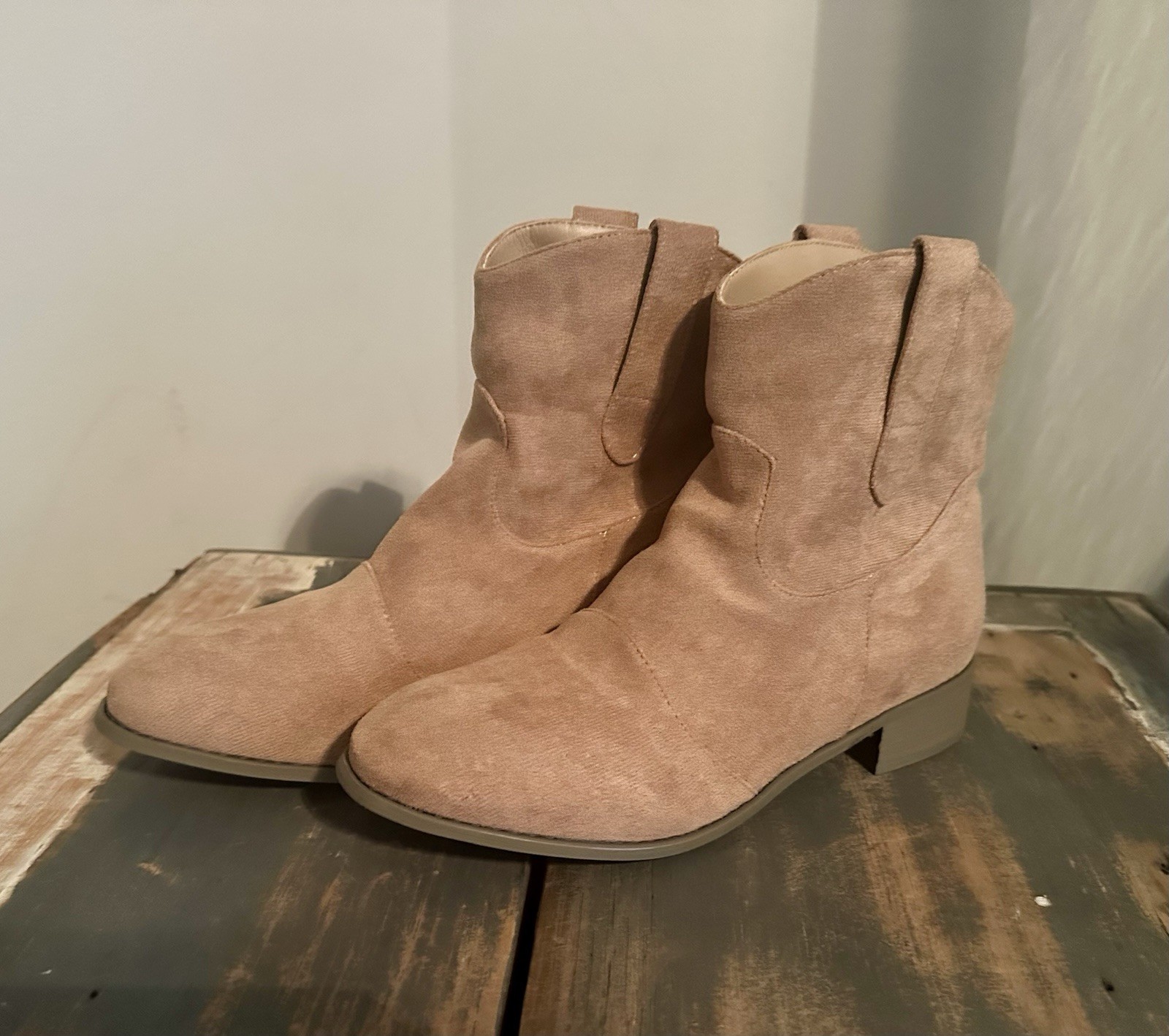 NEW Women Boots Ankle, Low Chunky Block Heel Beige Size 8.5/40