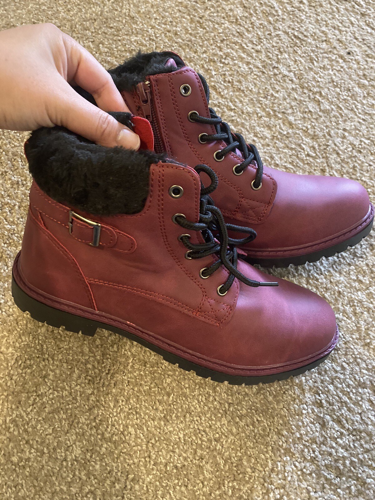 CC LOS Women Winter Boots Furry Inside -Size 7.5- Brand New