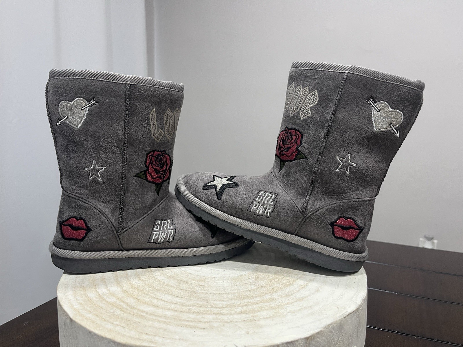 The Children’s Place Girls Winter Boots Love Size 2 Youth Gray Faux Fur Lined