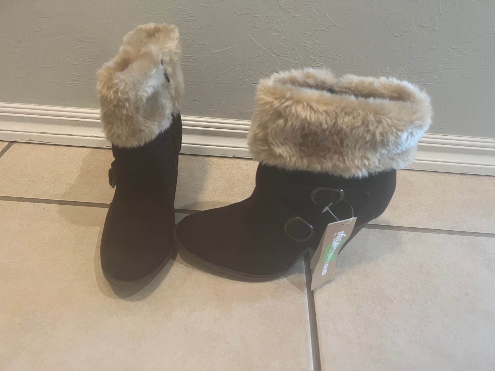 DREAM OUT LOUD SELENA GOMEZ WOMEN BOOTS SIZE 8 BROWN-TAN