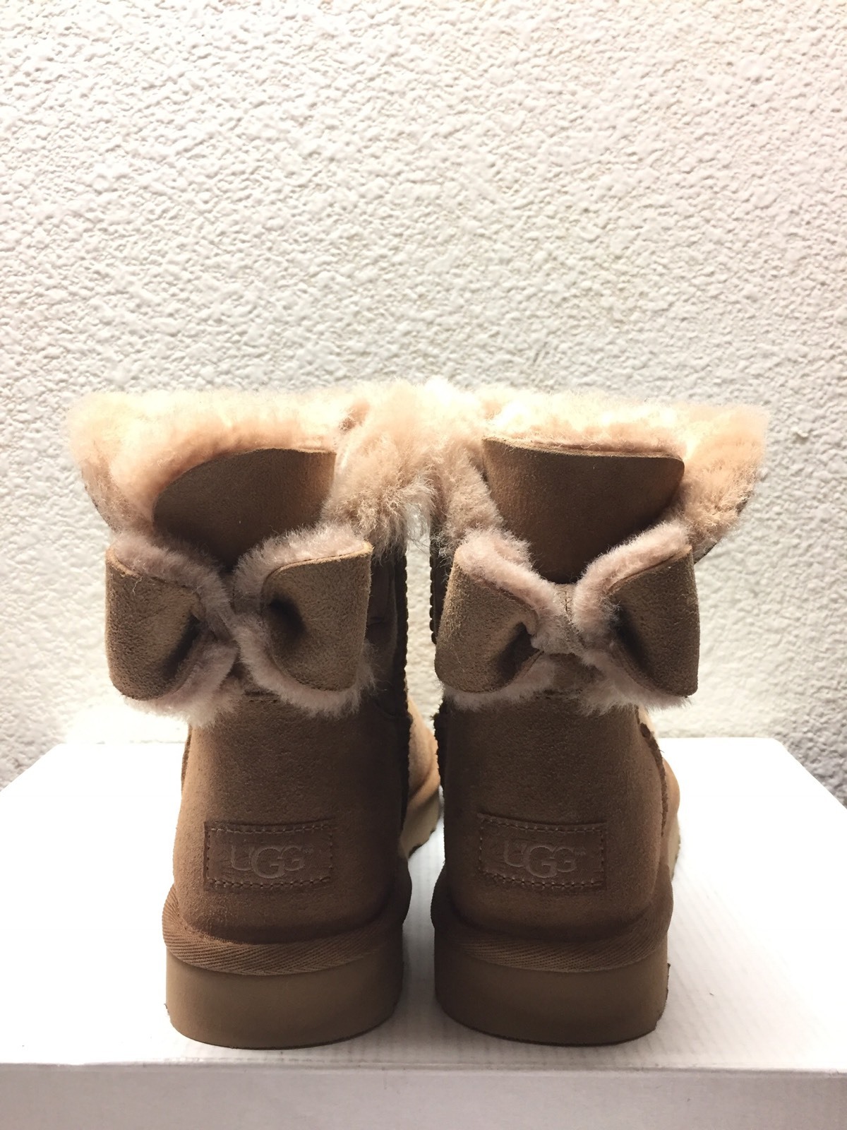 UGG NAVEAH MINI BAILEY BOW CHESTNUT WOMEN BOOTS USA 11 / EU 42 / UK 9.5 – NIB