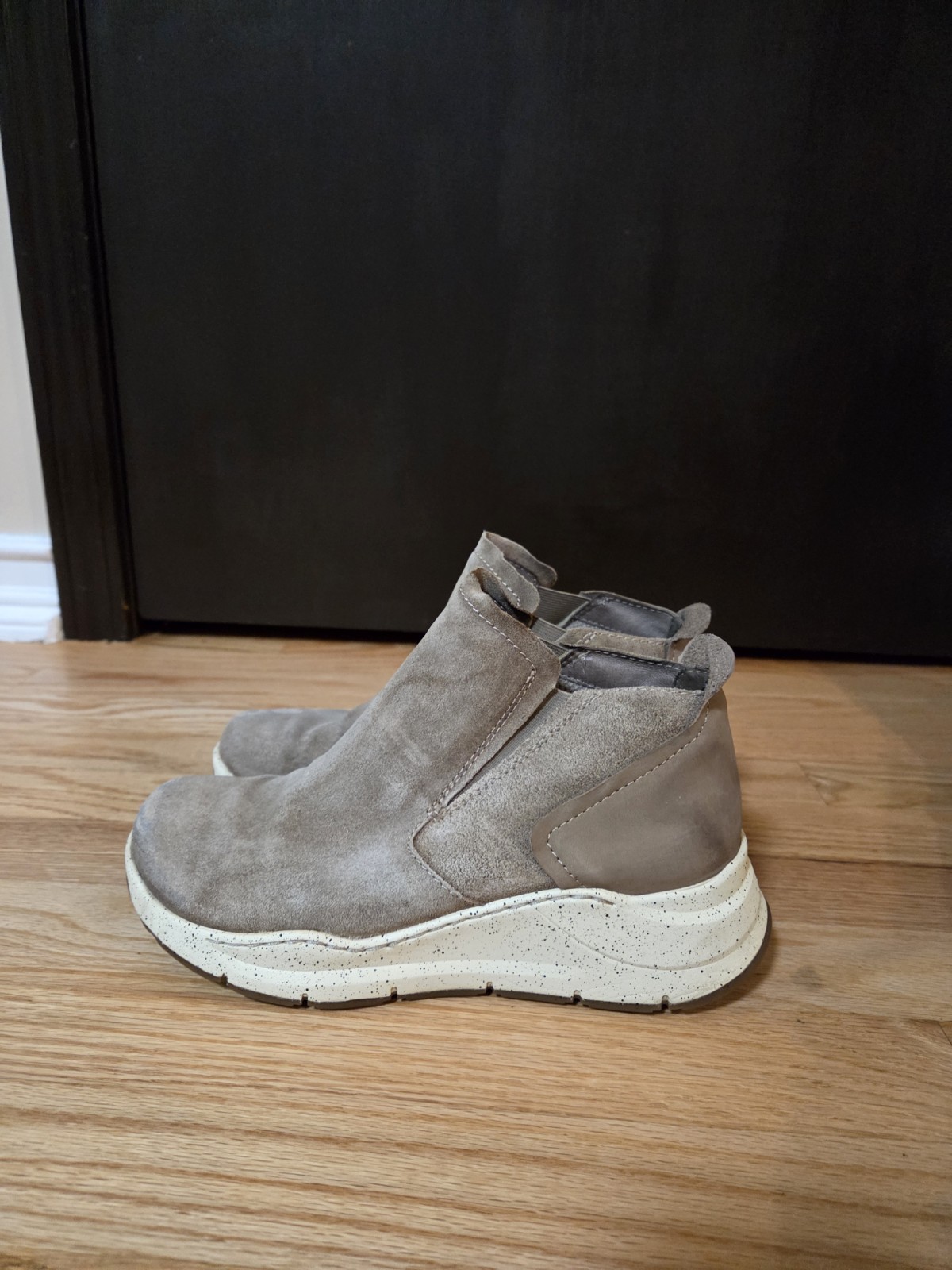 BIONICA WITH ORTHOLITE  ALL WEATHER WOMEN BOOTS SIZE 8M TAN LEATHER